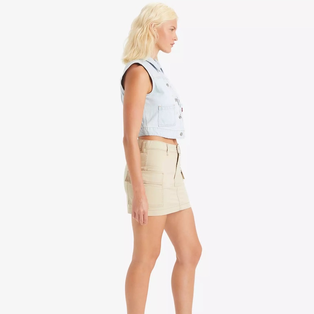 Women's Levi's® Slim ‘94 Cargo Mini Skirt Beige NWT - Picture 2 of 7